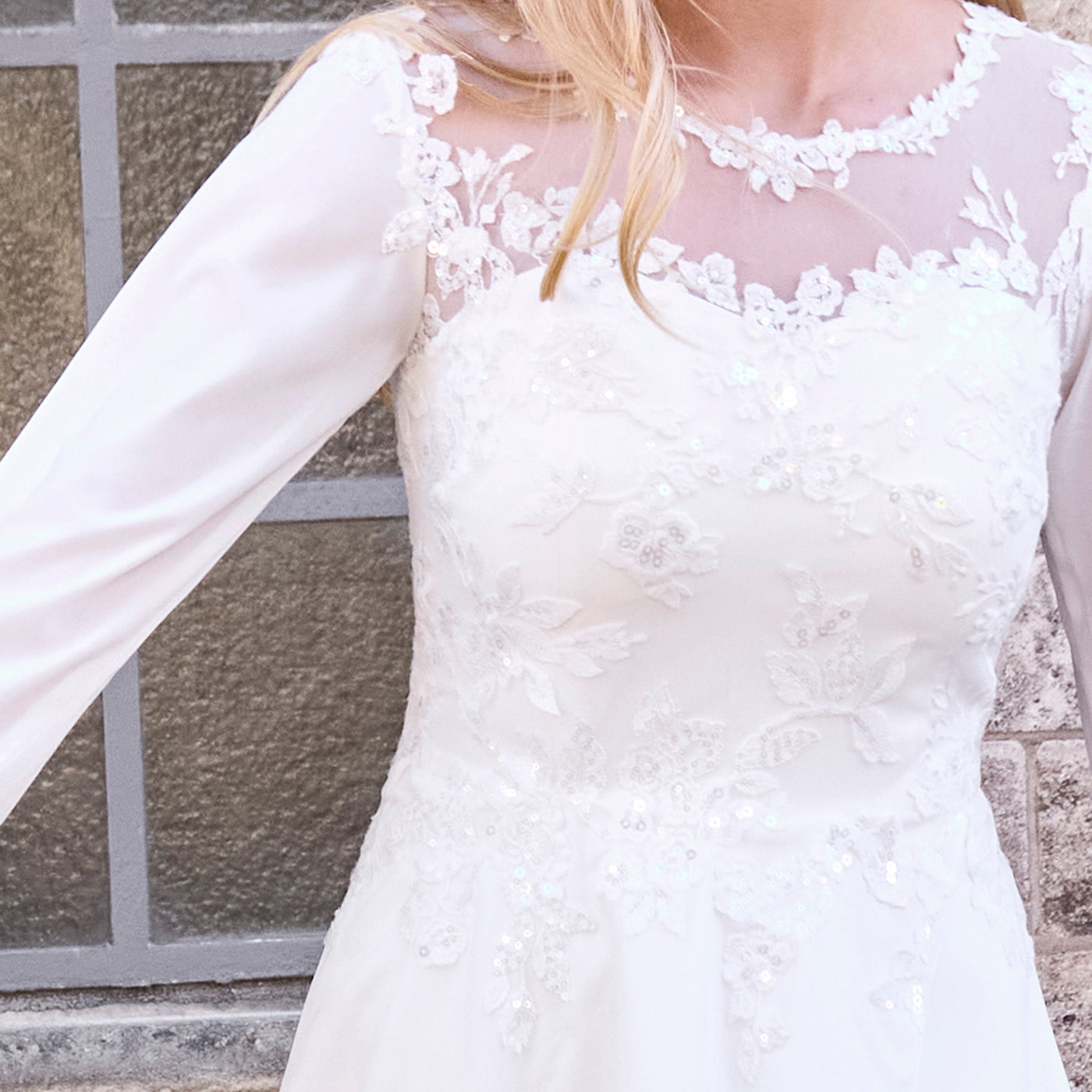 Konfirmationskjole Ginaflora med lange chiffonærmer