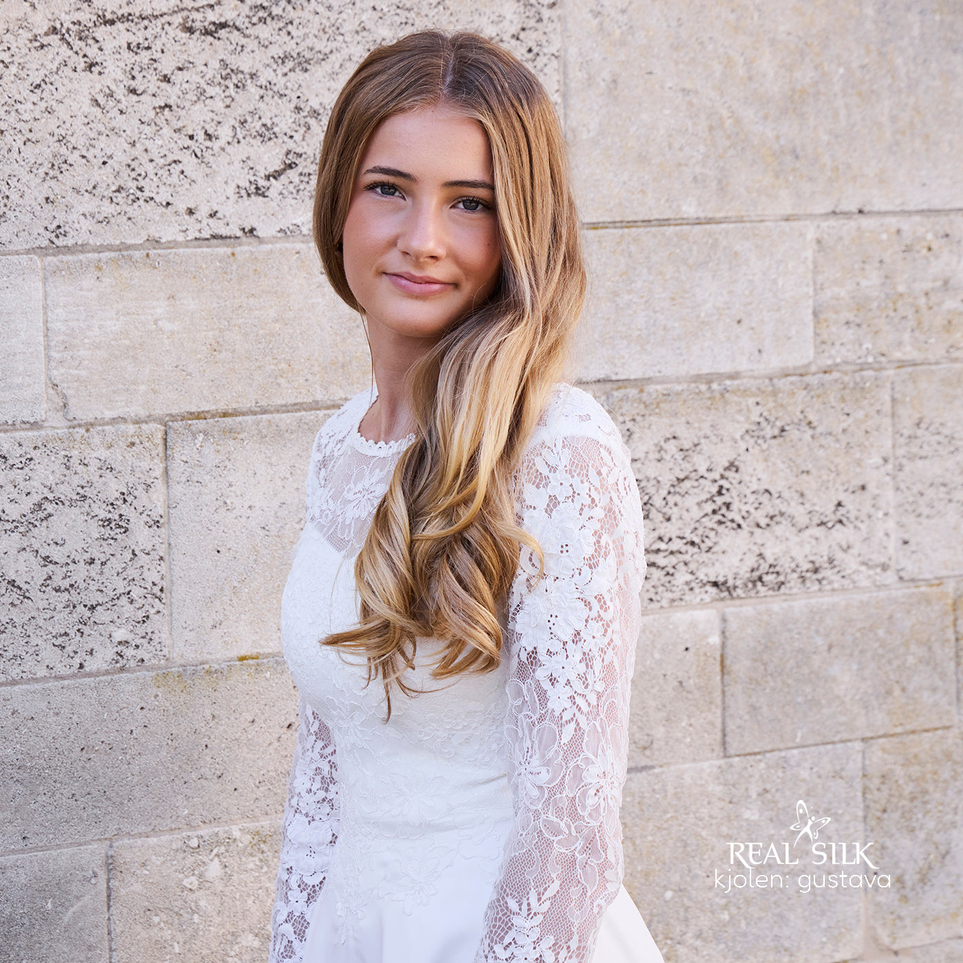 Konfirmationskjole Gustava med 3D-blonde