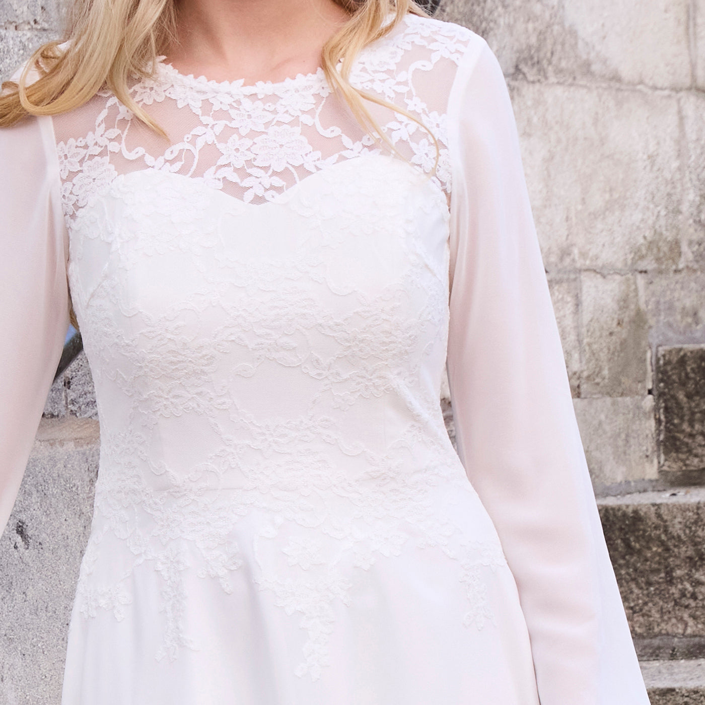 Konfirmationskjole Glimt i let chiffon