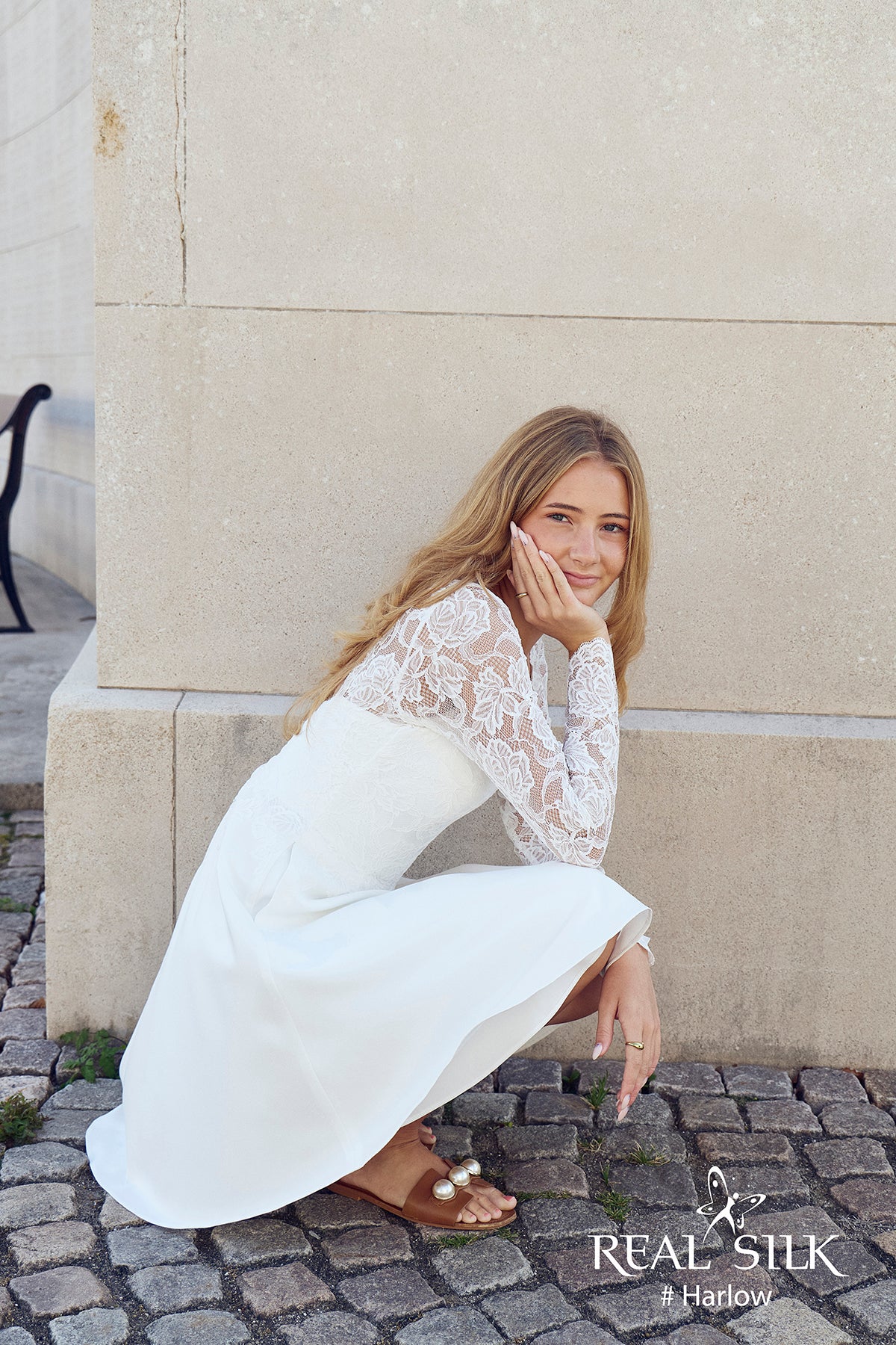 Konfirmationskjole 2027 Harlow | Blonder & High-Low Skørt | Real Silk