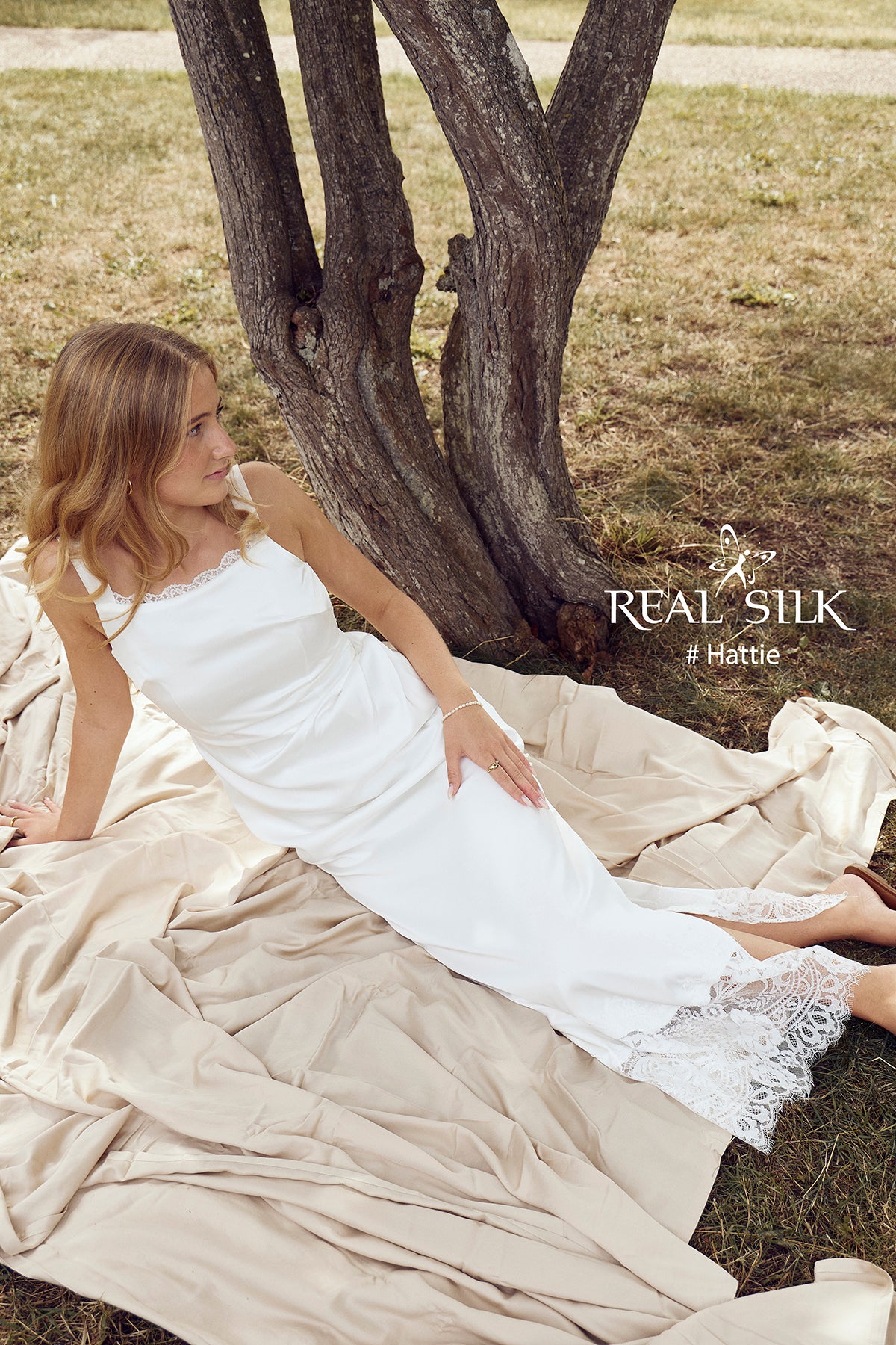 Konfirmationskjole 2027 Hattie | Lang Satinkjole | Real Silk