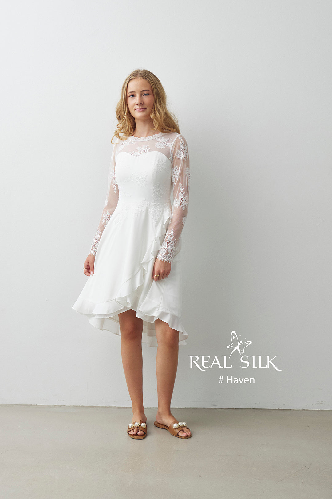 Konfirmationskjole 2027 Haven | Blondekjole med Perleknapper | Real Silk
