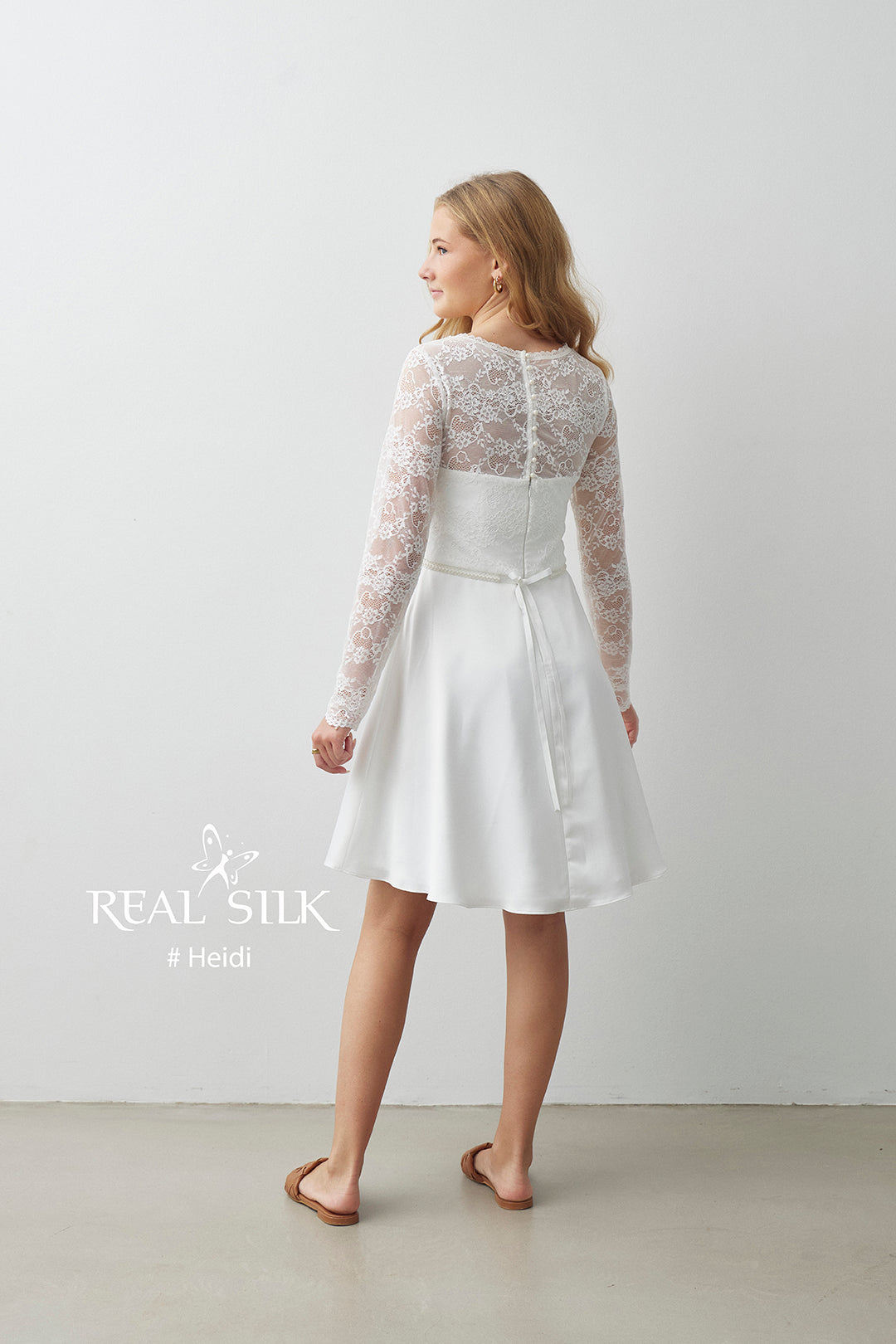 Konfirmationskjole 2027 Heidi | Blonde & Perler | Real Silk