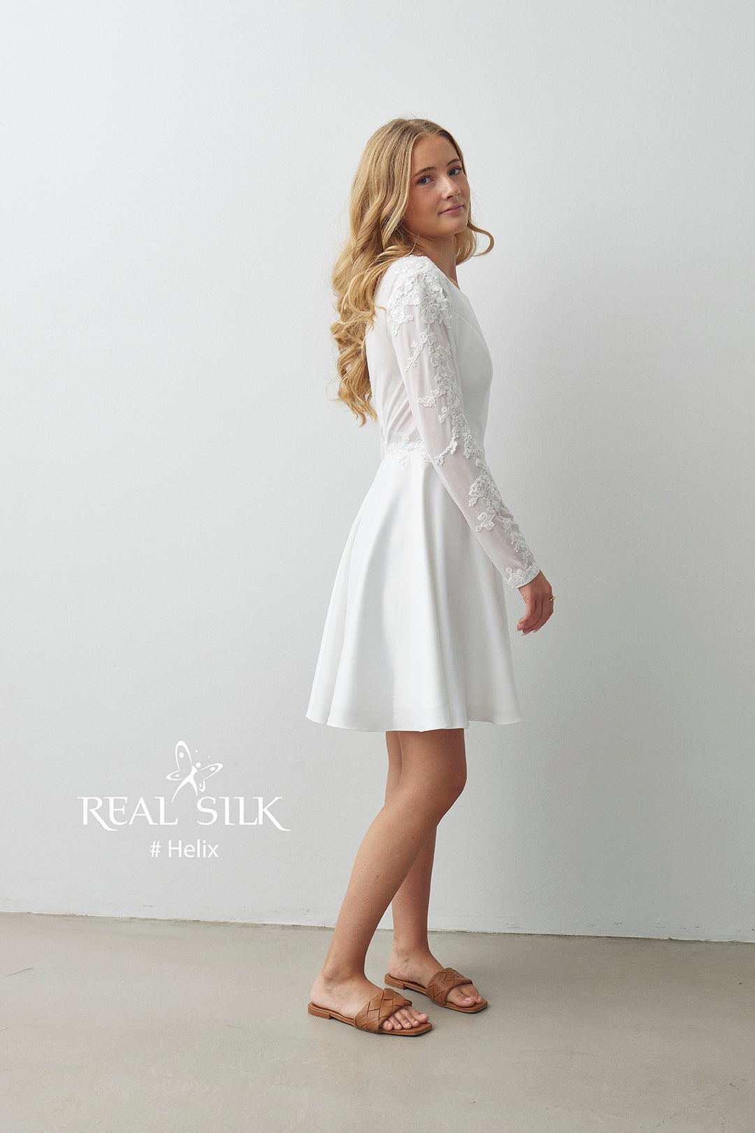 Konfirmationskjole 2027 Helix | Satin & Blonde | Real Silk