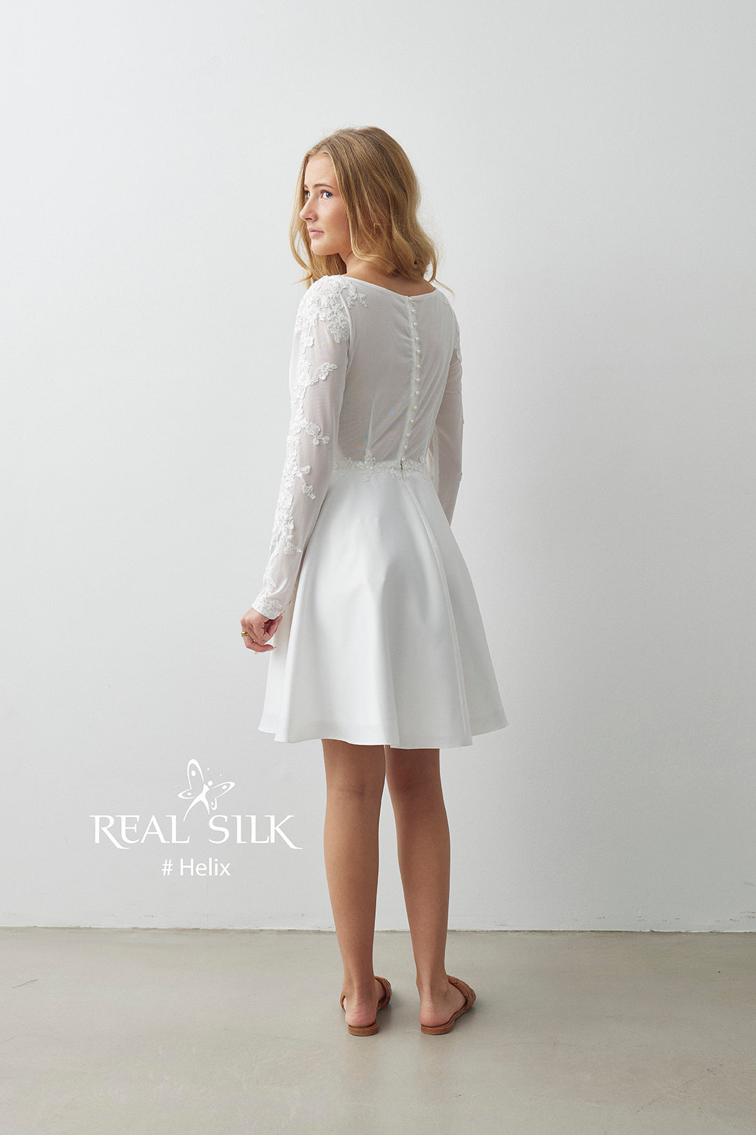 Konfirmationskjole 2027 Helix | Satin & Blonde | Real Silk