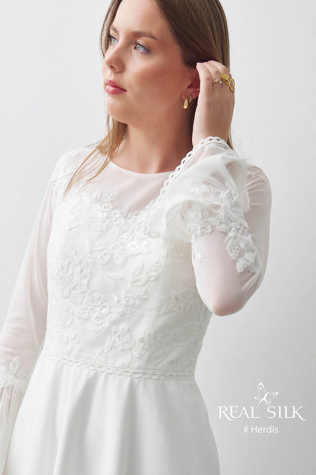 Konfirmationskjole 2027 Herdis | Blonde & Pailletter | Real Silk