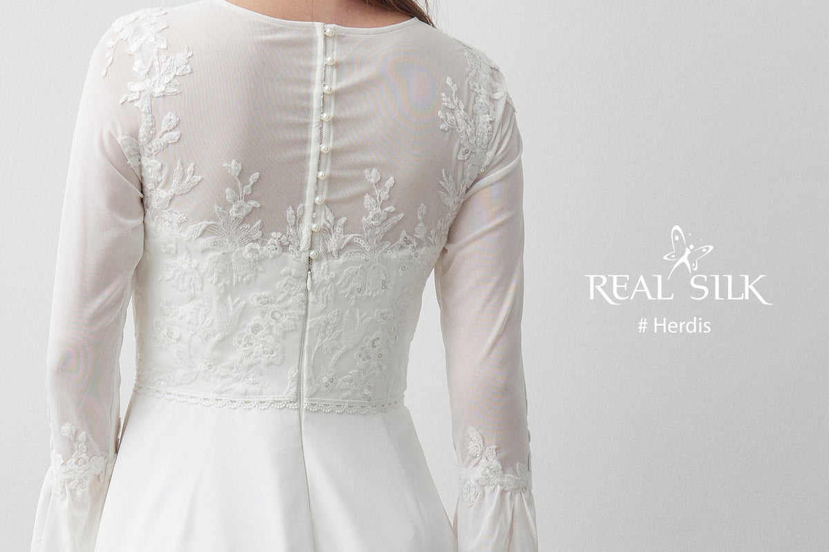 Konfirmationskjole 2027 Herdis | Blonde & Pailletter | Real Silk