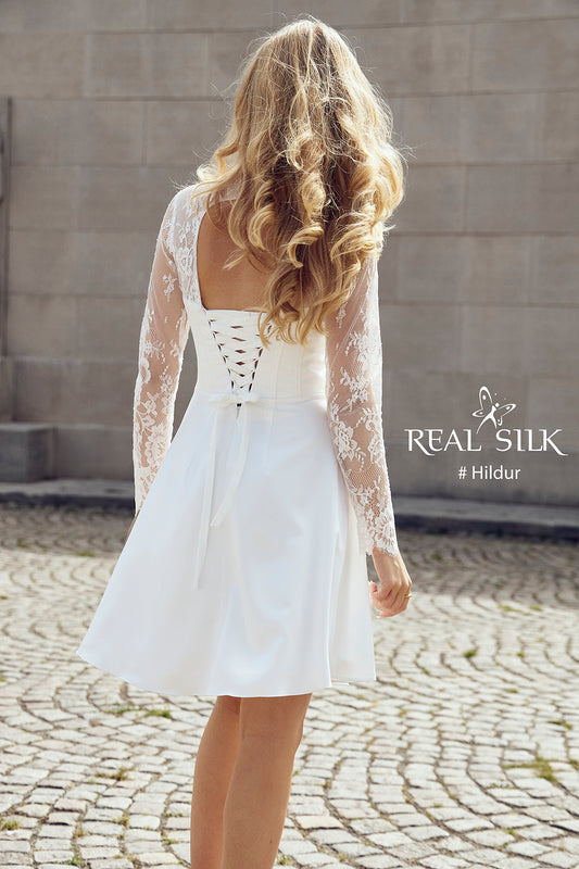Konfirmationskjole 2027 Hildur | Corsage & Blonde | Real Silk