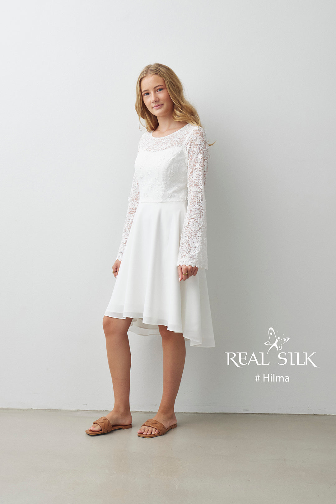 Konfirmationskjole 2027 Hilma | Blonde & High-Low Skørt | Real Silk