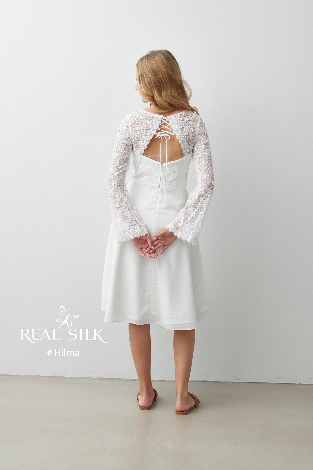 Konfirmationskjole 2027 Hilma | Blonde & High-Low Skørt | Real Silk