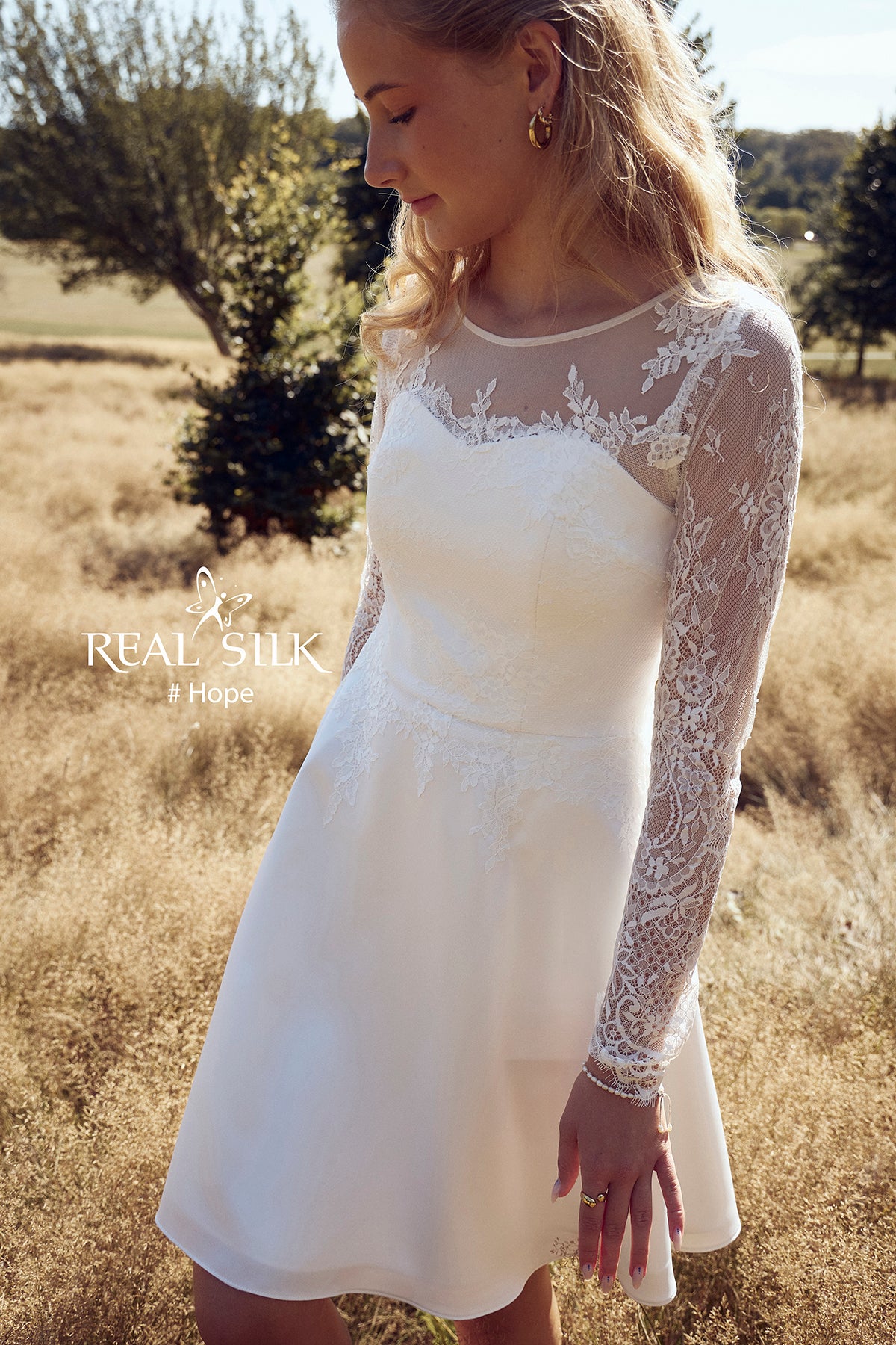 Konfirmationskjole 2027 Hope | Blonde & Snøreryg | Real Silk