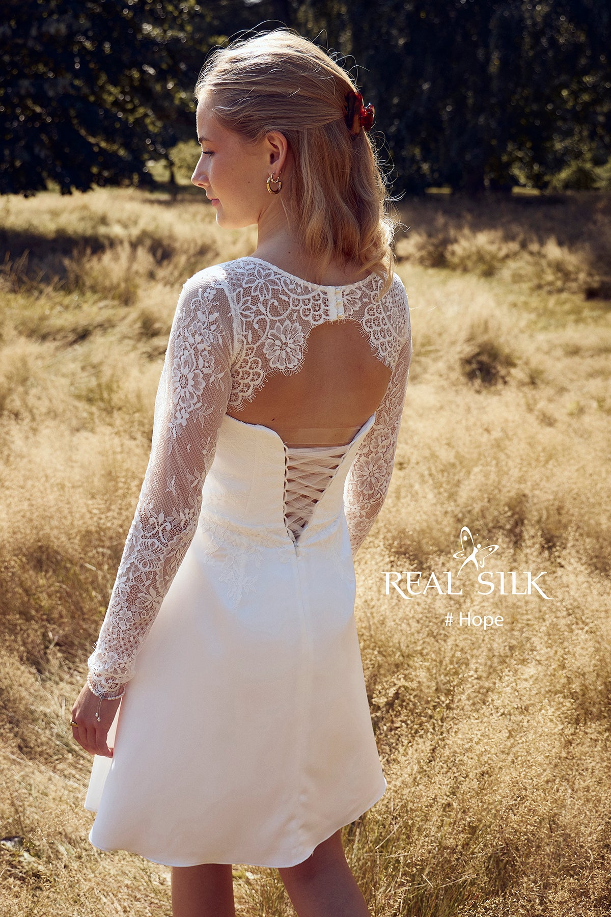Konfirmationskjole 2027 Hope | Blonde & Snøreryg | Real Silk
