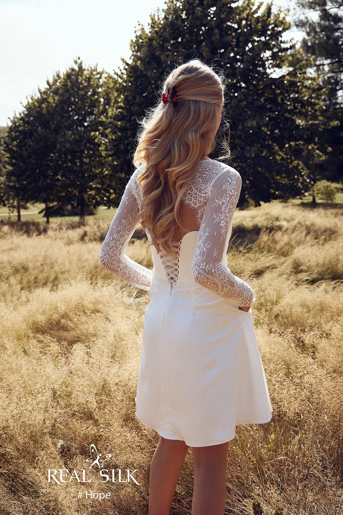 Konfirmationskjole 2027 Hope | Blonde & Snøreryg | Real Silk